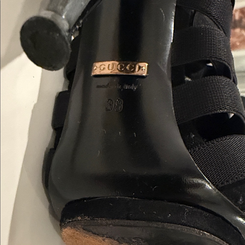 Black Gucci Isadora Gladiator - Picture 8 of 11